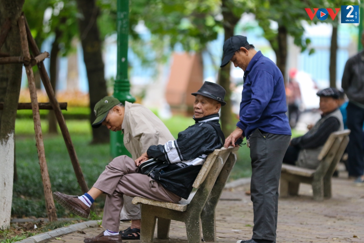 Chút se lạnh khiến thời tiết Hà Nội trở nên dễ chịu hơn.