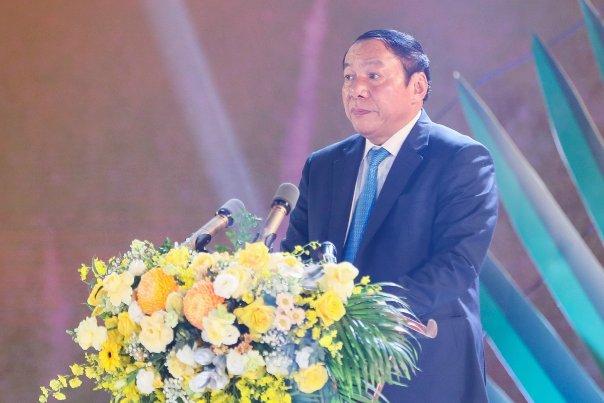 Uỷ viên BCH Trung ương Đảng, Bộ trưởng Bộ VHTTDL Nguyễn Văn Hùng