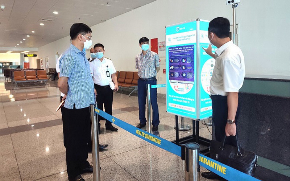 Tăng cường công tác kiểm dịch y tế, ngăn chặn dịch bệnh xâm nhập tại Cảng hàng không quốc tế Nội Bài