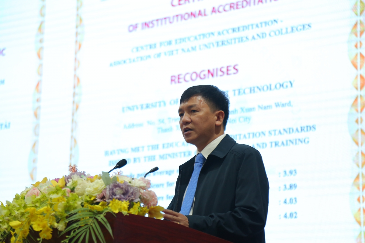 PGS.TS Phạm Quốc Khánh - Phó Cục trưởng Cục Khảo thí và đảm bảo chất lượng Bộ GD-ĐT phát biểu tại buổi Lễ