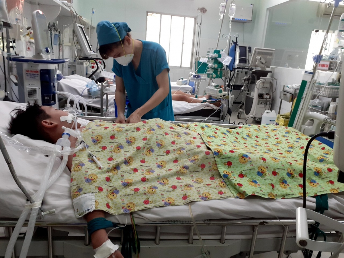 Trẻ bị sốt xuất huyết thời gian chuyển từ nhẹ sang nặng rất nhanh, chỉ trong vòng 5 - 6 giờ.