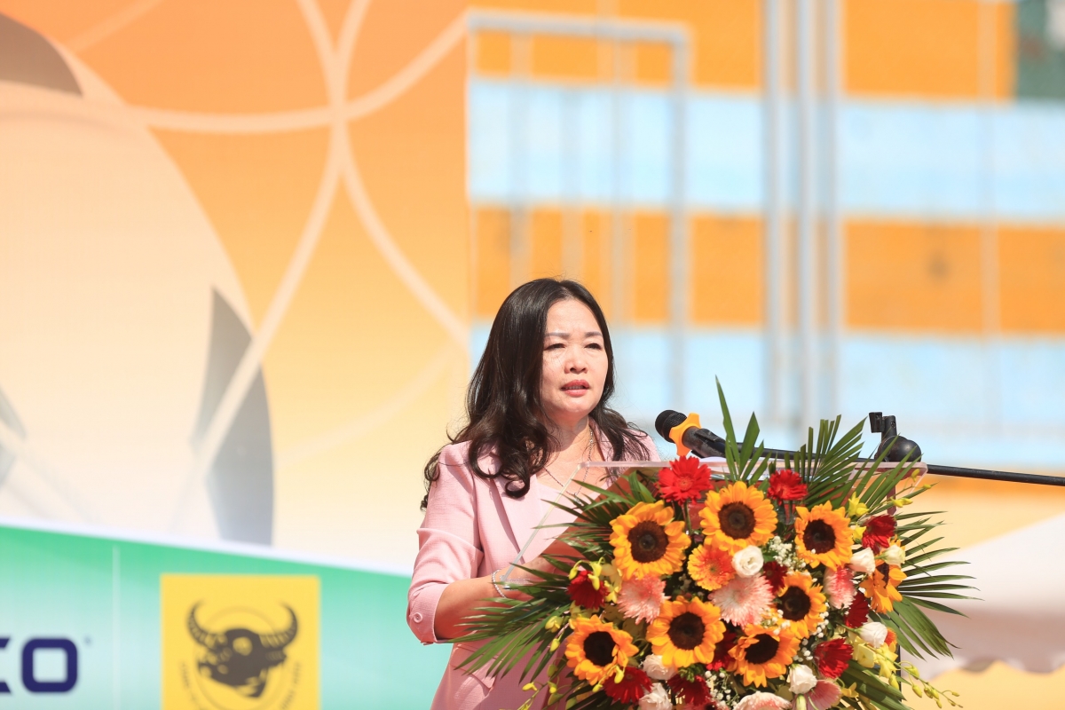 Bà Phạm Thị Thanh Huyền, Tổng Biên tập Báo Đại biểu Nhân dân, Trưởng Ban tổ chức giải phát biểu khai mạc