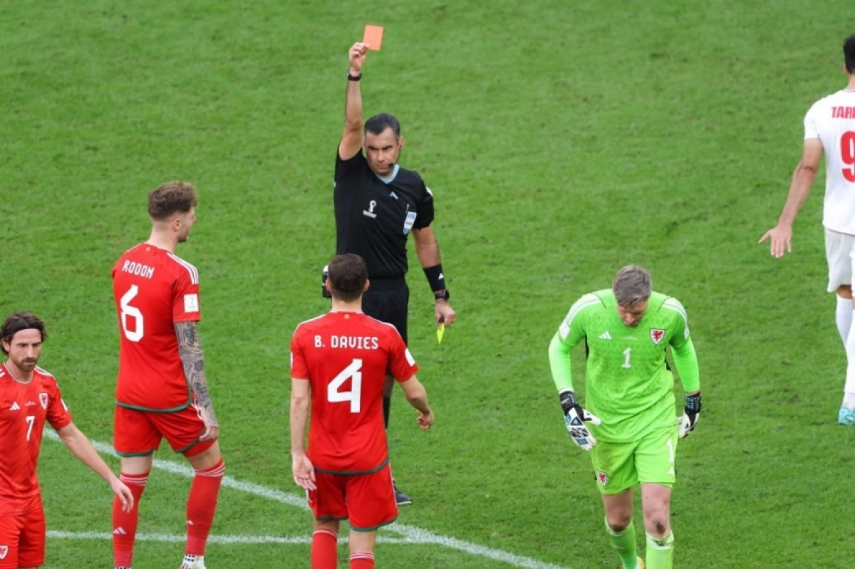 Wayne Hennessey là tác nhân chính dẫn đến trận thua của đội tuyển Xứ Wales (Ảnh: Internet)