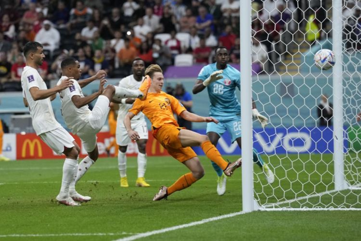 Frenkie De Jong ấn định chiến thắng 2-0 cho Hà Lan (Ảnh: Internet)