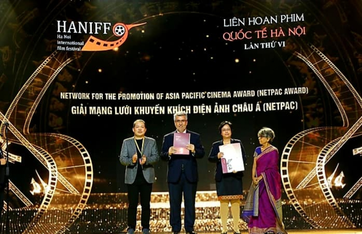 Đạo diễn Lương Đình Dũng tại Liên hoan phim quốc tế Hà Nội lần thứ VI