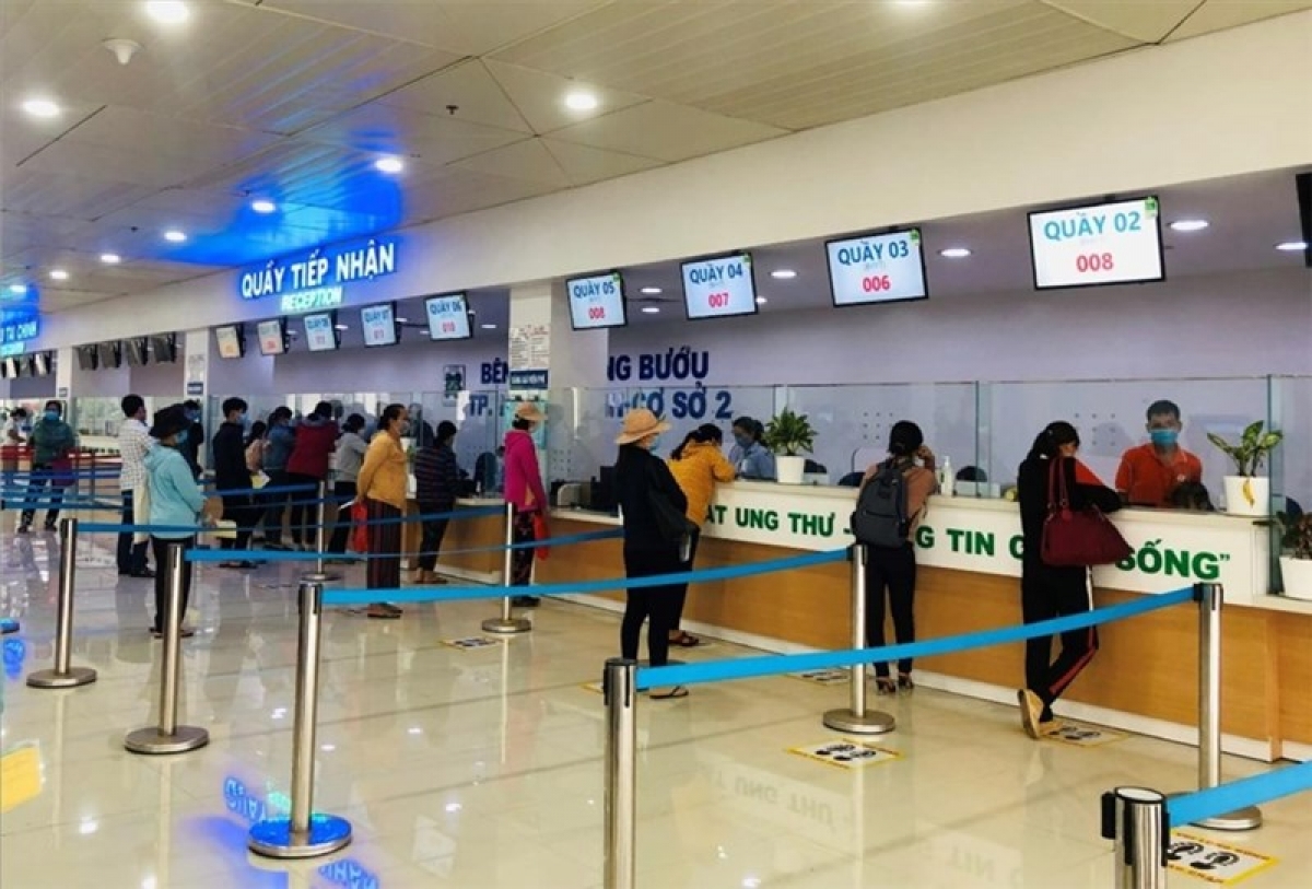 Người bệnh làm thủ tục đăng ký khám bệnh tại Bệnh viện Ung bướu cơ sở 2. Ảnh: Sở Y tế TPHCM.