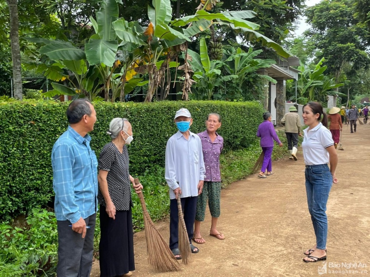 Hình ảnh và việc làm đẹp của vợ chồng ông Tú đã lan tỏa trong cộng đồng dân cư.
