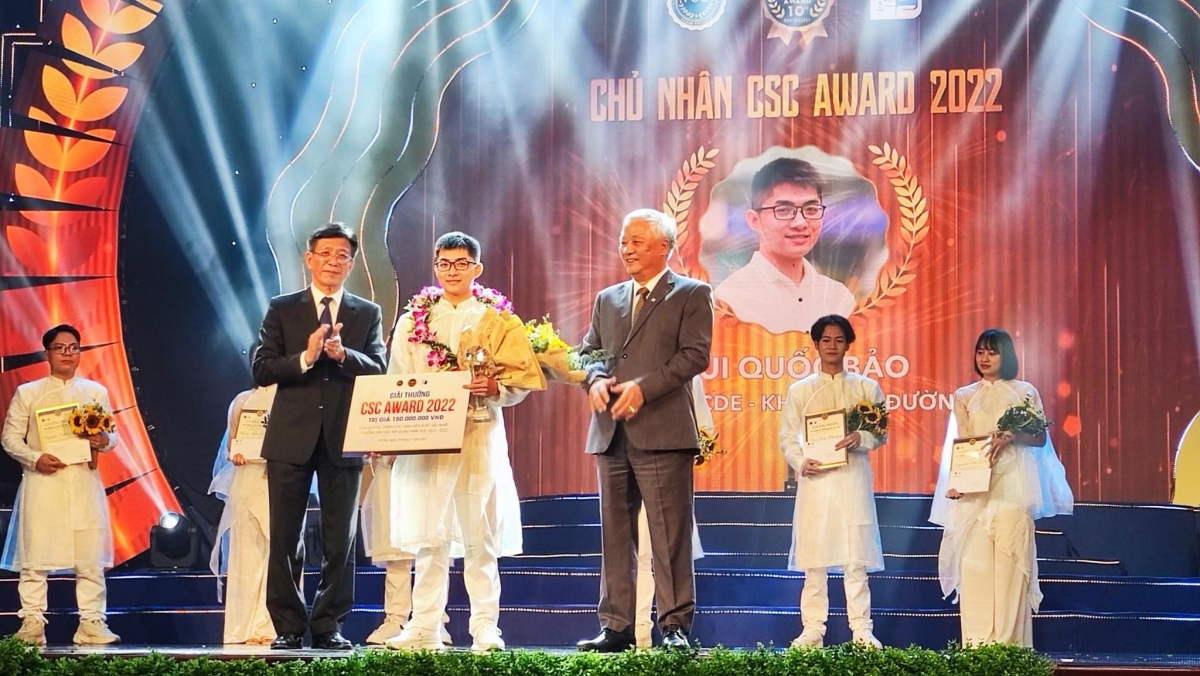 Bùi Quốc Bảo, sinh viên năm thứ 5 Chương trình tiên tiến khoa Cầu đường - chủ nhân Giải thưởng CSC Award 2022