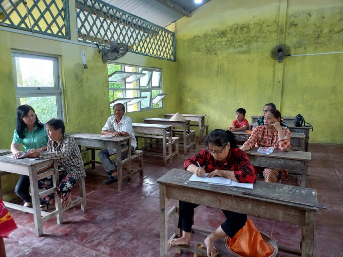 Bên trong lớp học luôn đầy ấp tiếng cười