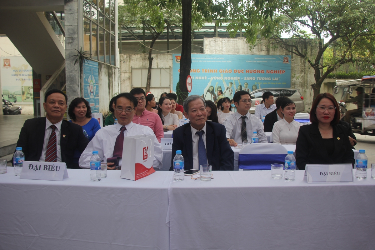 Đại diện doanh nghiệp và khách mời