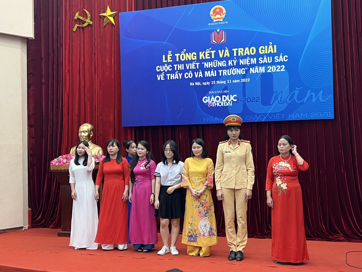 các tác giả đạt giải Khuyến khích cuộc thi