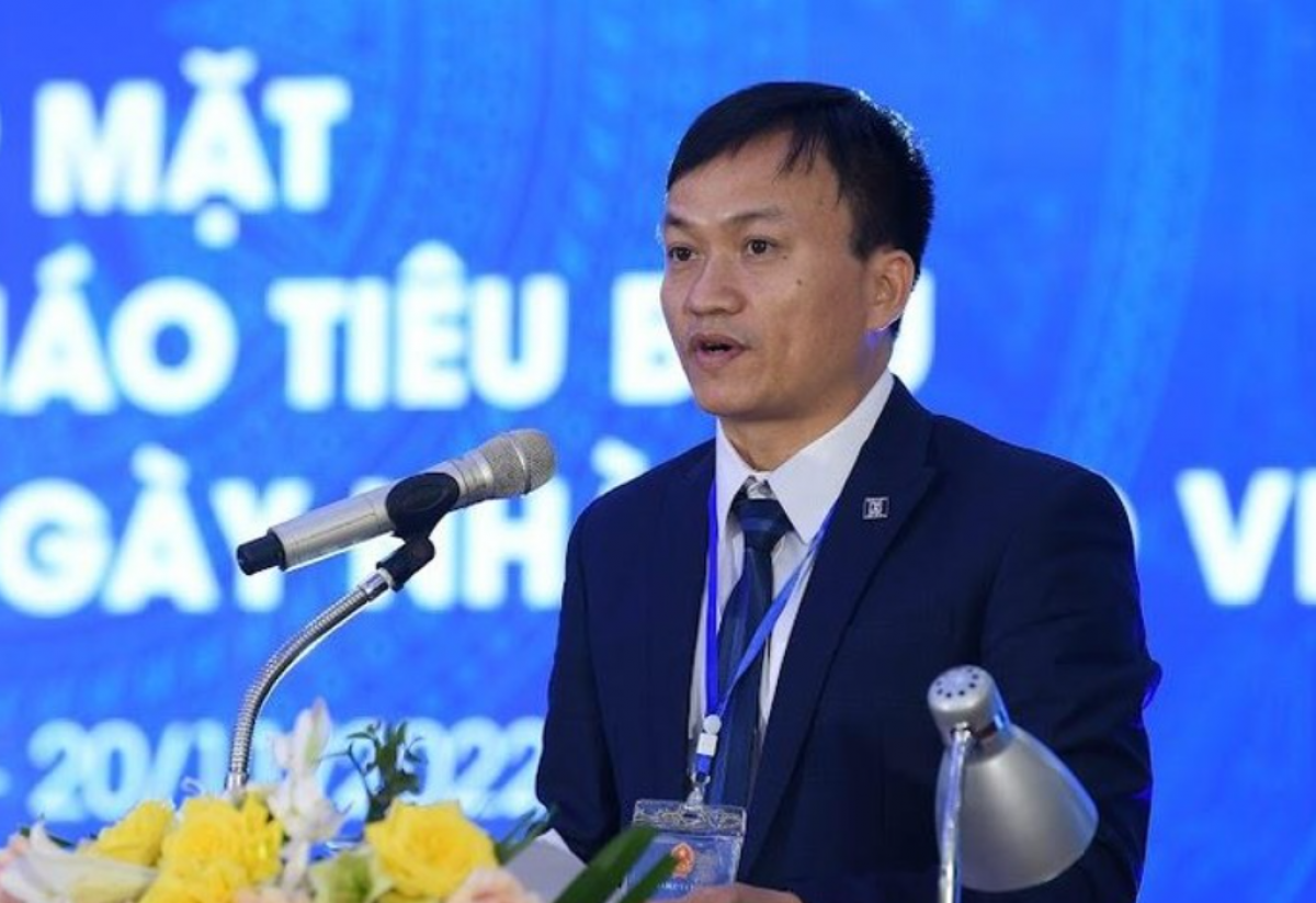 Thầy giáo Nguyễn Mạnh Hùng, Phó Hiệu trưởng trường THPT Dân tộc Nội trú tỉnh Hòa Bình