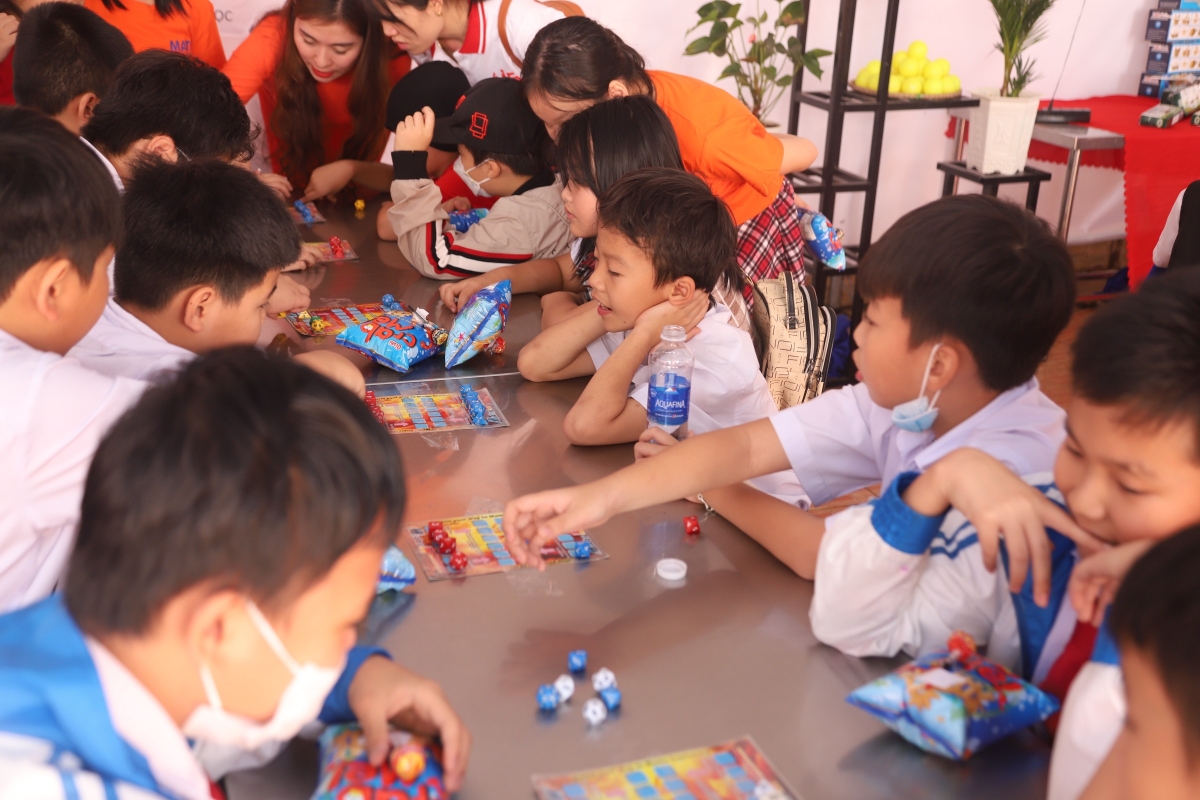 Học sinh "phố núi" Gia Lai lần đầu trải nghiệm vẻ đẹp của Toán học