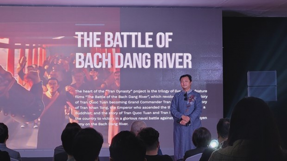 Đạo diễn Phan Gia Nhật Linh