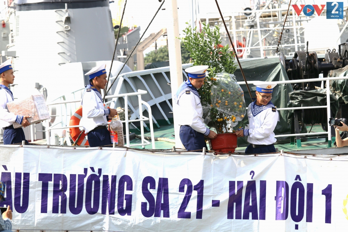 Một mùa Xuân mới đang đến rất gần với cán bộ, chiến sỹ đang làm nhiệm vụ trên biển, đảo, thềm lục địa phía Nam của Tổ quốc.
 