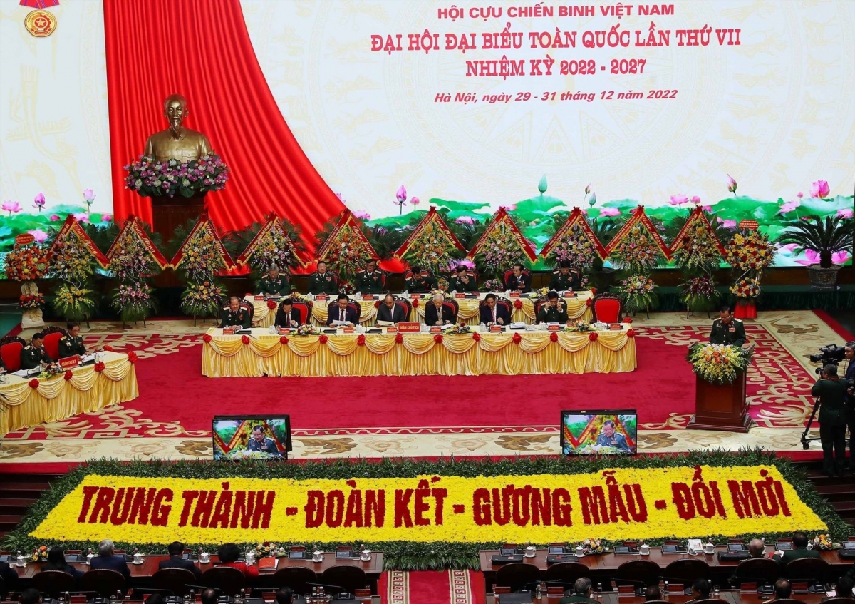 Đoàn Chủ tịch Đại hội Hội CCBVN lần thứ VII