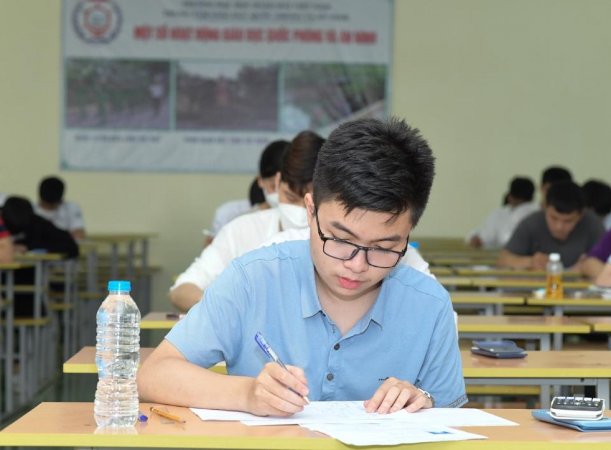 Thí sinh tham dự kỳ thi Đánh giá tư duy- ĐH Bách khoa Hà Nội năm 2022