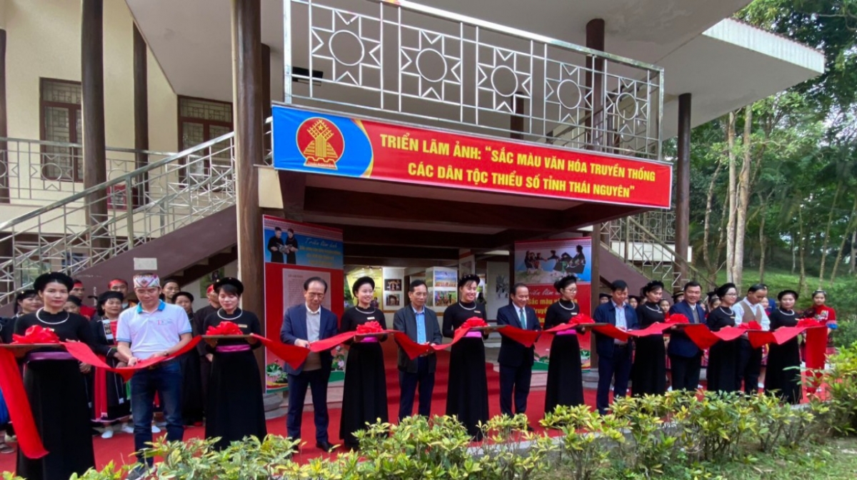 Thông qua các bức ảnh đẹp để phản ánh chân thực đời sống và các nghi lễ dân gian của đồng bào các dân tộc tại Thái Nguyên