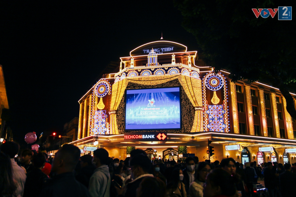 Hình ảnh được dựng tại trung tâm thương mại Tràng Tiền Plaza.