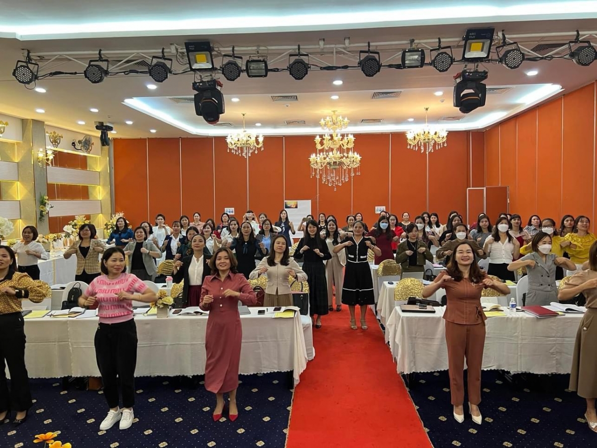 Màn khởi động sôi động trước mỗi buổi tập huấn của giáo viên mầm non 25 tỉnh, thành phố phía Bắc