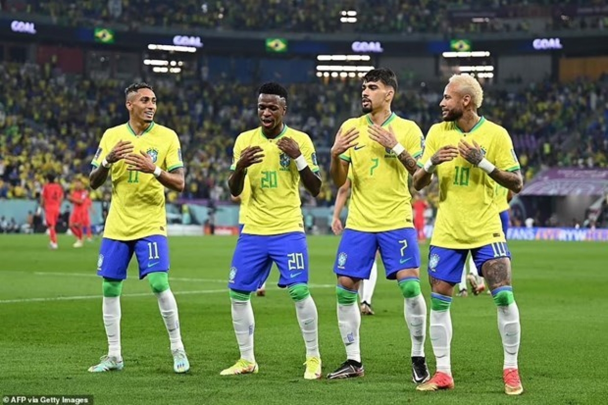 Brazil vào tứ kết sau trận thắng tưng bừng. (Ảnh: Getty Images).