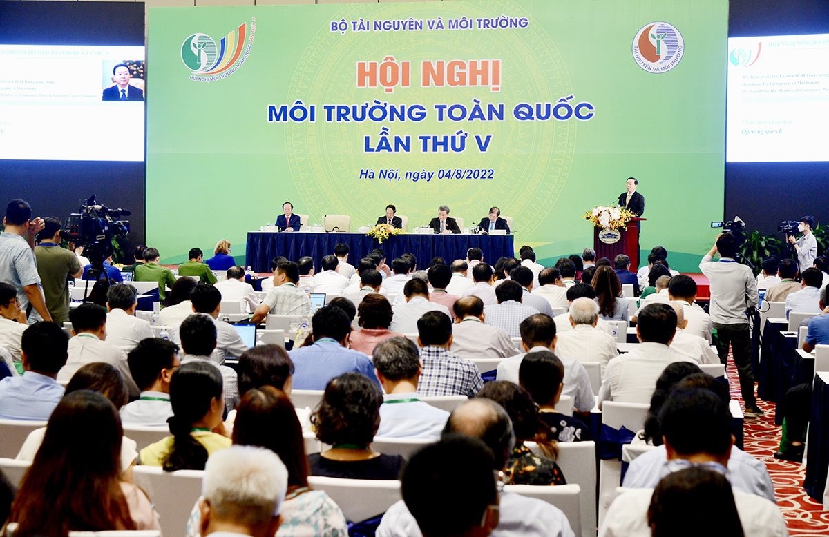 Hội nghị Môi trường toàn quốc lần thứ V được tổ chức, đã xác định mục tiêu thực thi mạnh mẽ và hiệu quả các chủ trương, chiến lược, chính sách lớn về bảo vệ môi trường; đặt công tác bảo vệ môi trường vị trí trung tâm trong các chương trình nghị sự, chiến lược, quy hoạch, kế hoạch phát triển bền vững đất nước giai đoạn tới