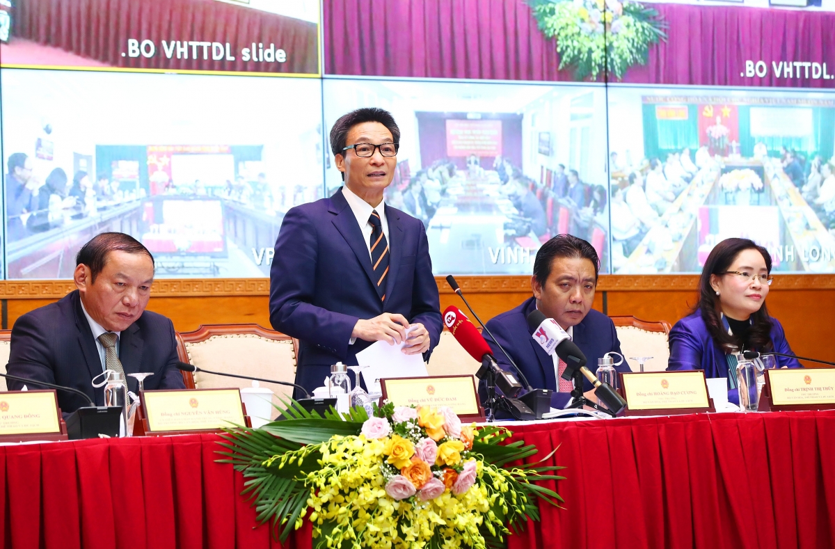 Phó Thủ tướng Chính phủ Vũ Đức Đam dự và chỉ đạo Hội nghị. Ảnh: Trần Huấn
