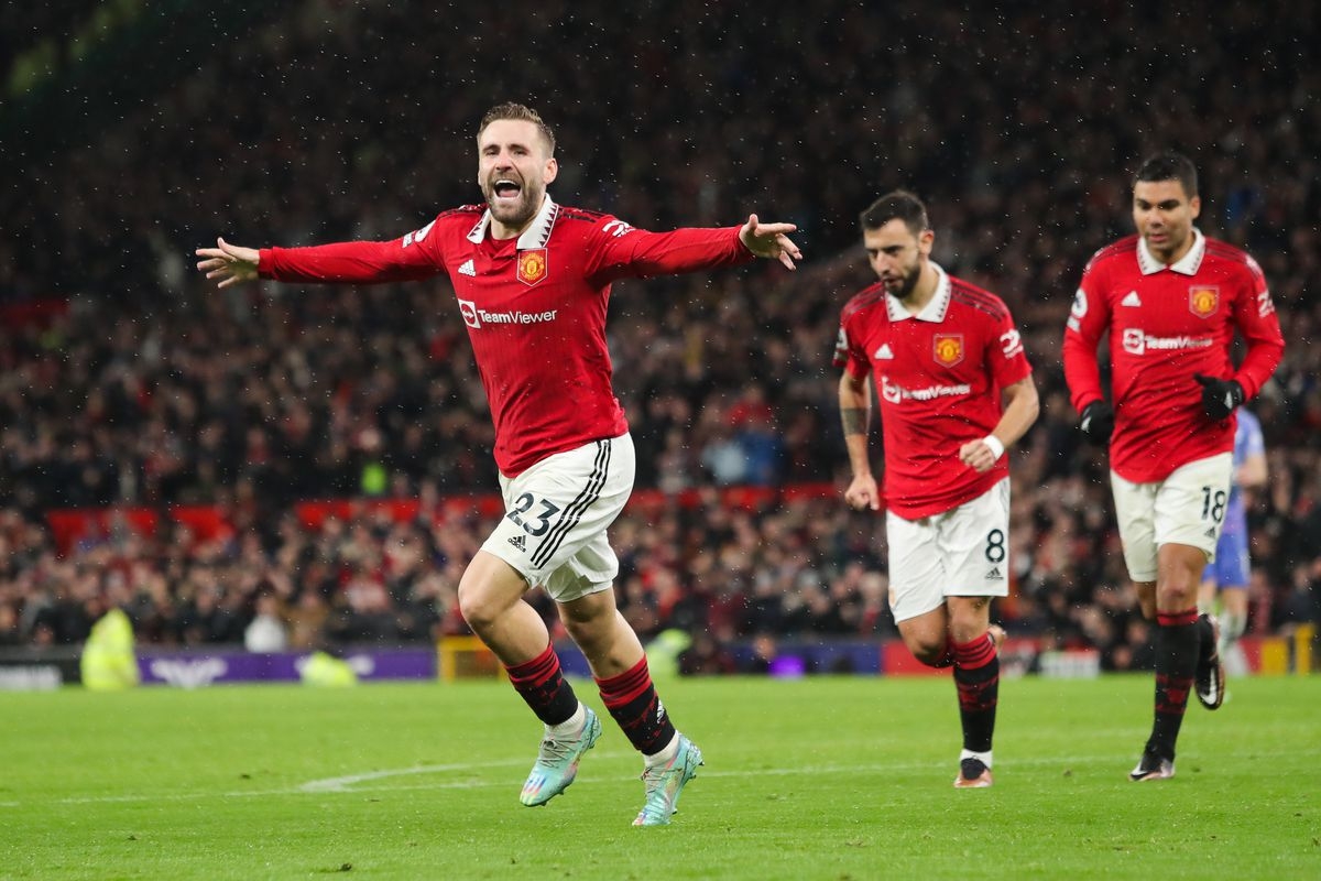 Luke Shaw nhân đôi cách biệt cho đội chủ sân Old Trafford (Ảnh: Internet)