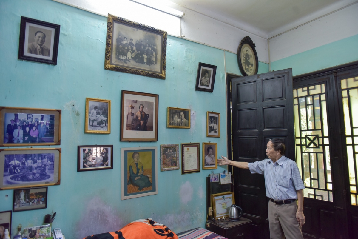 Ông Giao trong ngôi nhà cổ của gia đình