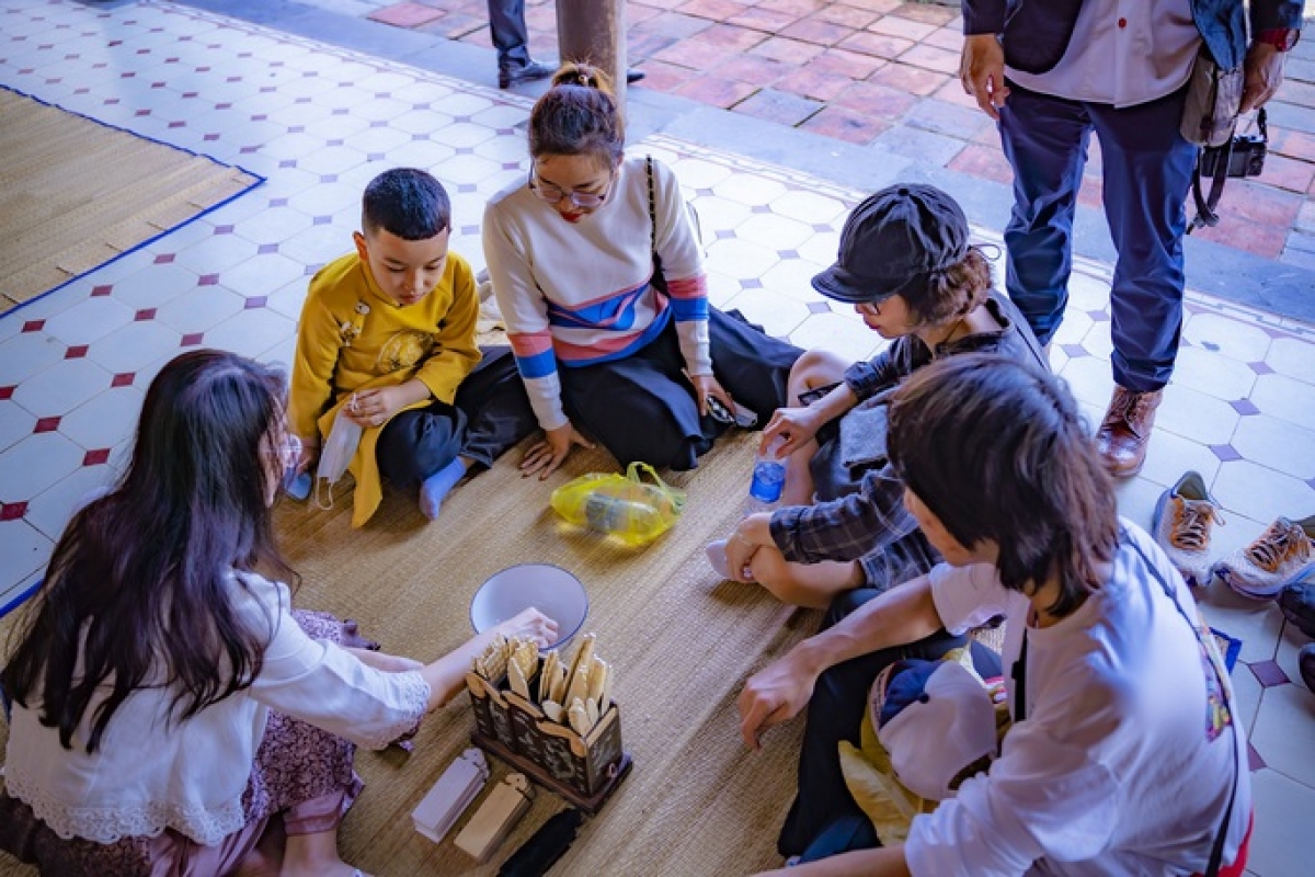 Đổ xăm hường
