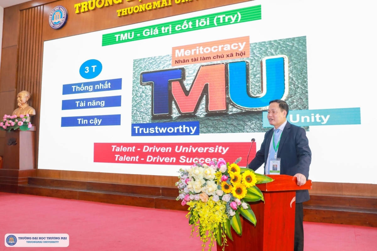 GS,TS. Nguyễn Hữu Đức – Trưởng đoàn chuyên gia đánh giá ngoài phát biểu