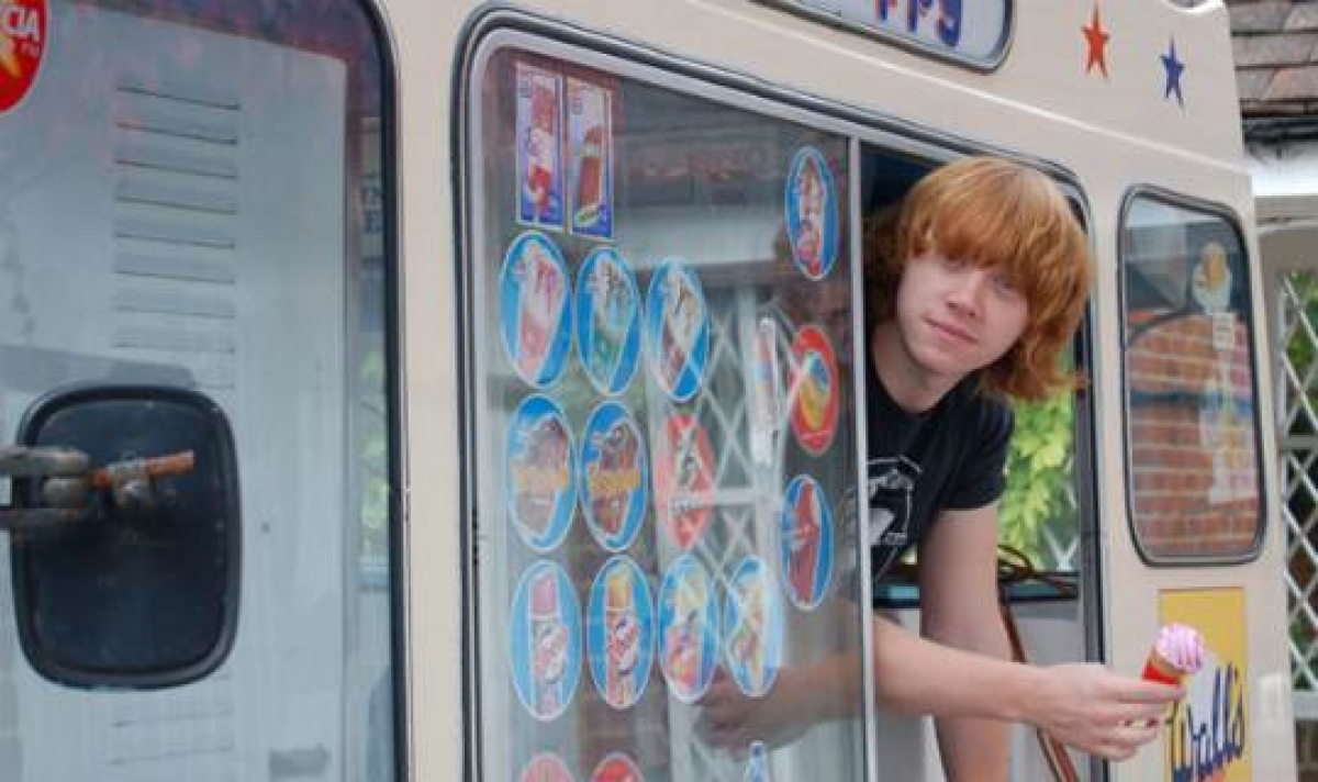 Rupert Grint từng... đi bán kem