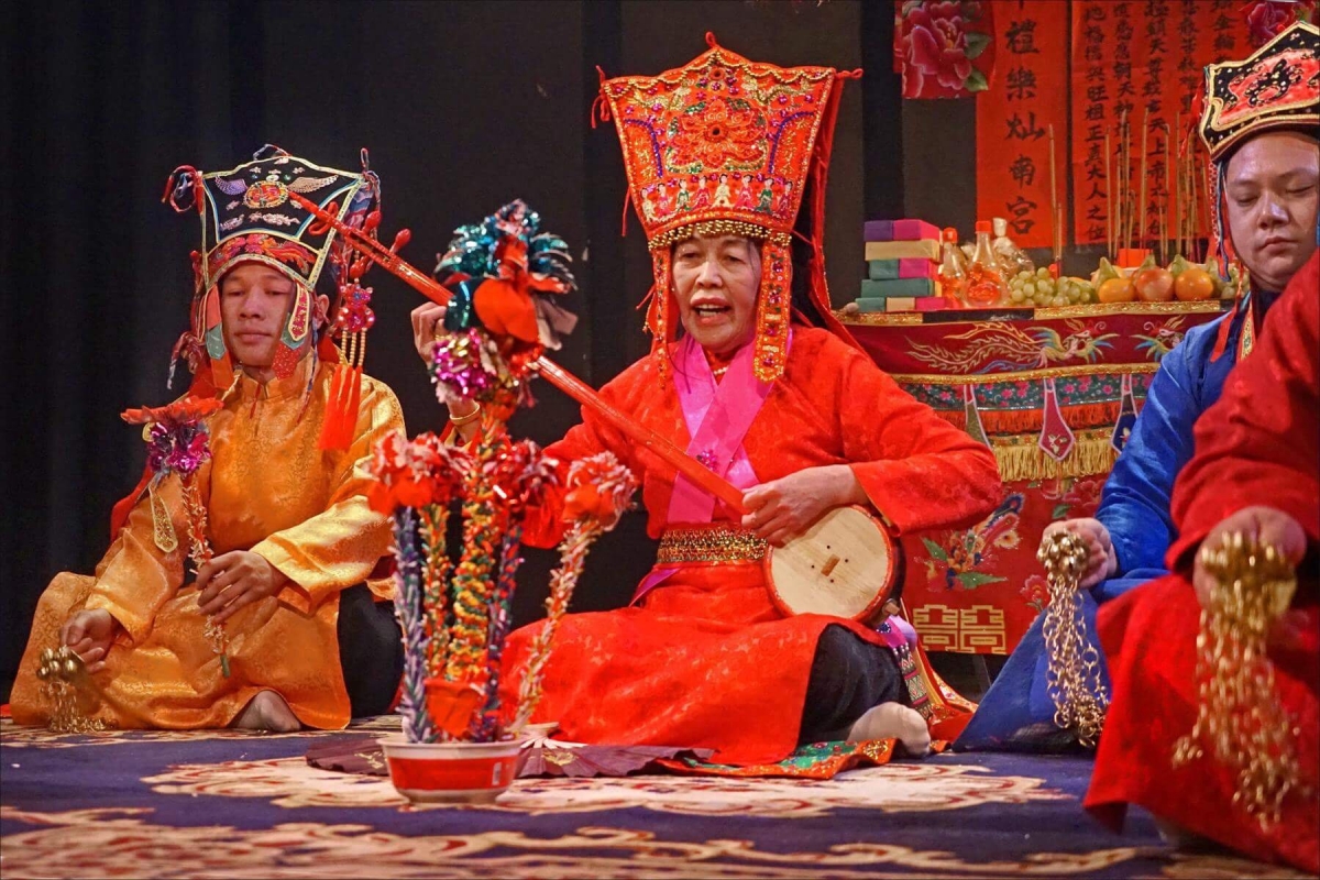 Nghệ nhân then Nông Thị Lìm (Ảnh: Jean-Pierre Dalbéra)