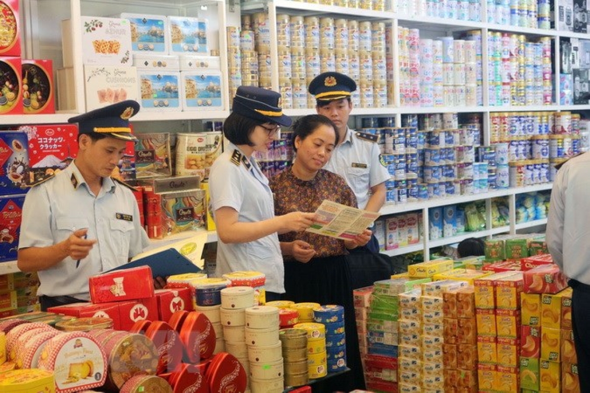 Công tác kiểm tra an toàn thực phẩm trong dịp Tết được triển khai đồng bộ từ TW
đến xã, phường