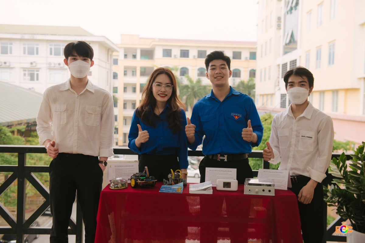 Nghiên cứu khoa học cùng nhiều hoạt động chuyên môn cần trở thành hoạt động trọng tâm của Đoàn thanh niên bên cạnh các hoạt động văn nghệ, thể thao.
