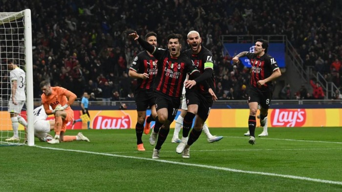 Brahim Diaz ghi bàn trong một tình huống lộn xộn trước khung thành thủ môn Fraser Forster (Ảnh: Internet)