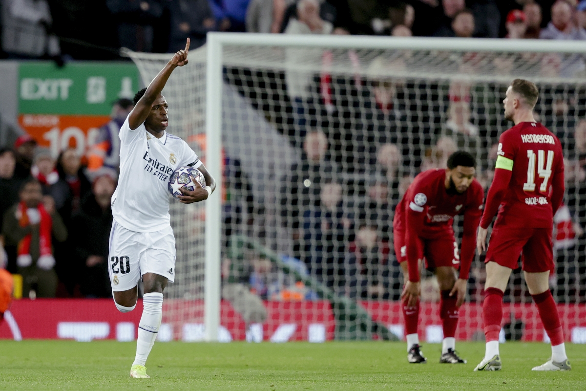 Vinicius Junior rút ngắn tỷ số cho Real