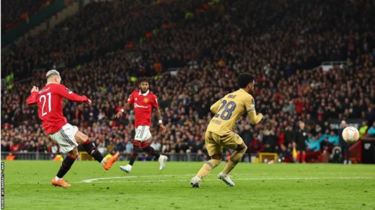 Antony góp công giúp MU loại Barca