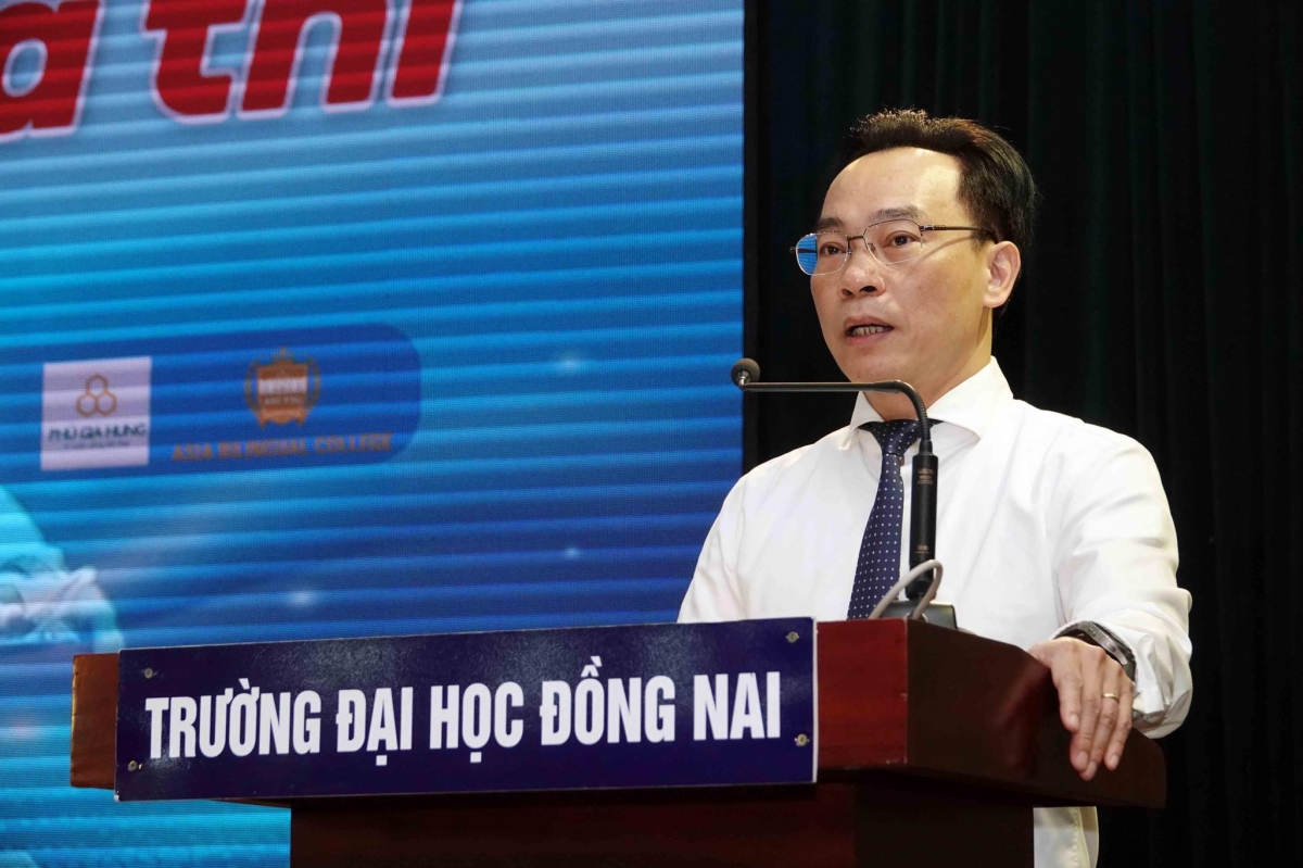 PGS. TS Hoàng Minh Sơn - Thứ trưởng Bộ GD&ĐT phát biểu