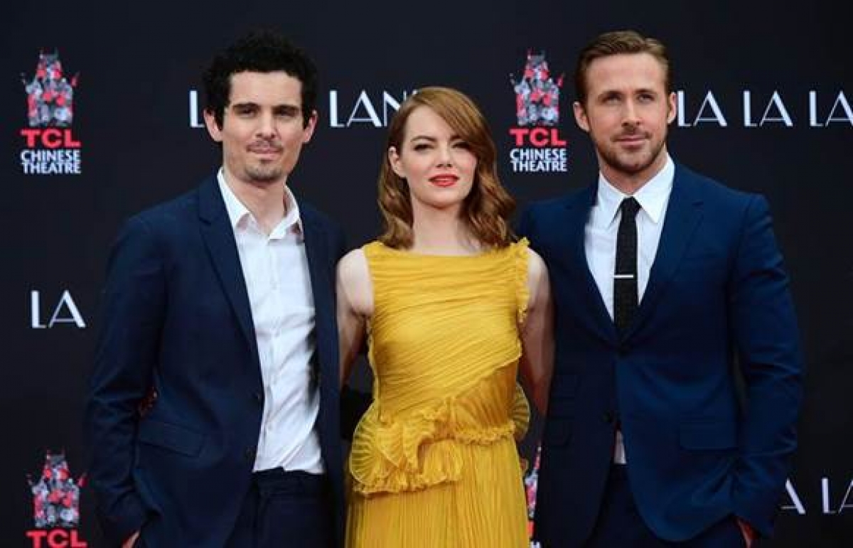 Damien Chazelle cùng Emma Stone và Ryan Gosling, 2 diễn viên chính trong La La Land