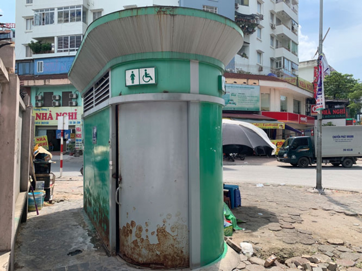 Nhiều nhà vệ sinh ở các thành phố lớn xuống cấp nghiêm trọng