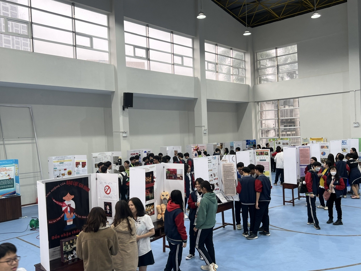 Một góc không gian trưng bày sản phẩm KHKT