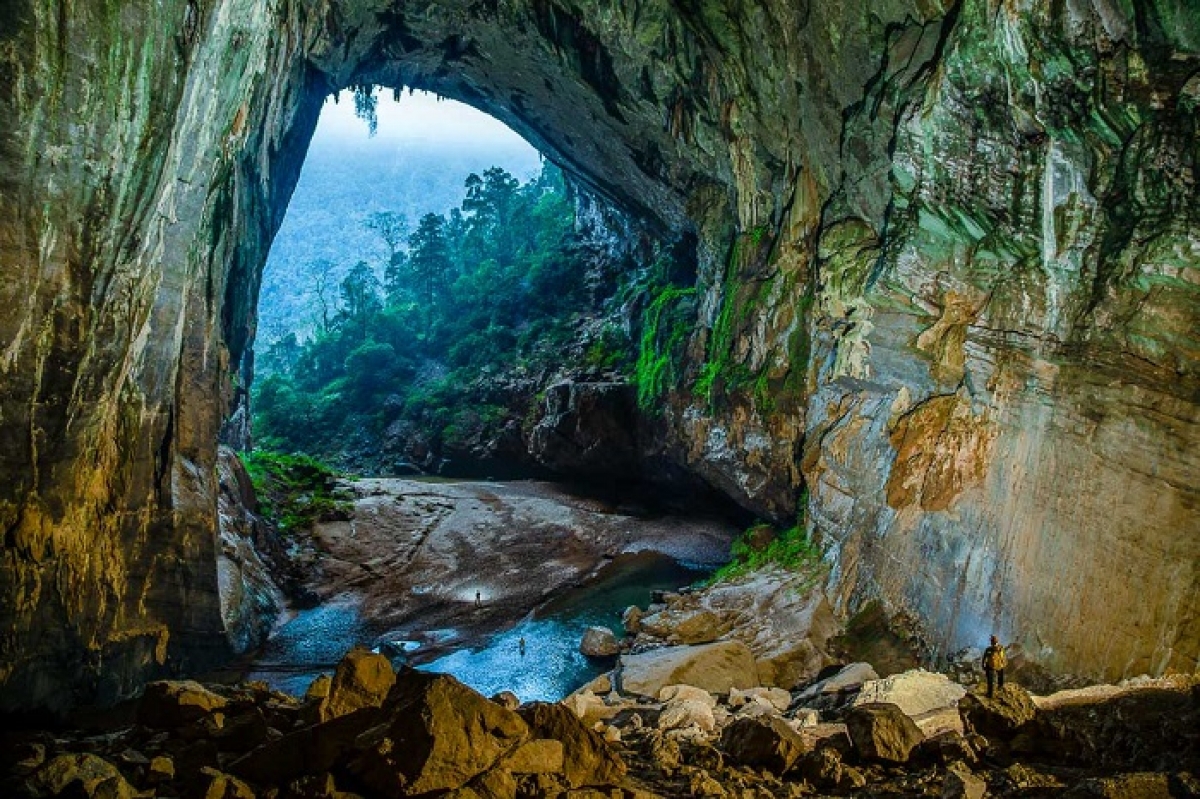 Hang Én - hang động lớn thứ 3 thế giới