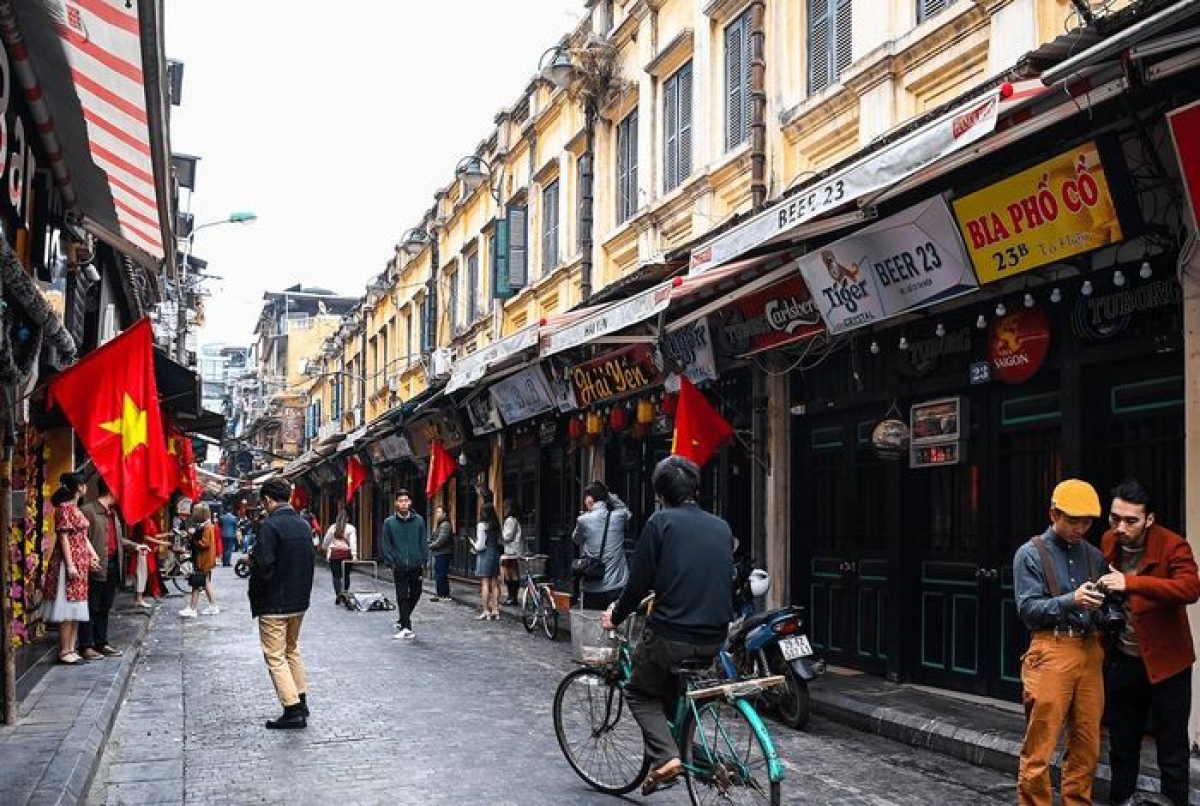 Hà Nội đứng đầu danh sách điểm đến an toàn nhất dành cho phụ nữ đi du lịch một mình ở Đông Nam Á. Ảnh: Gotadi