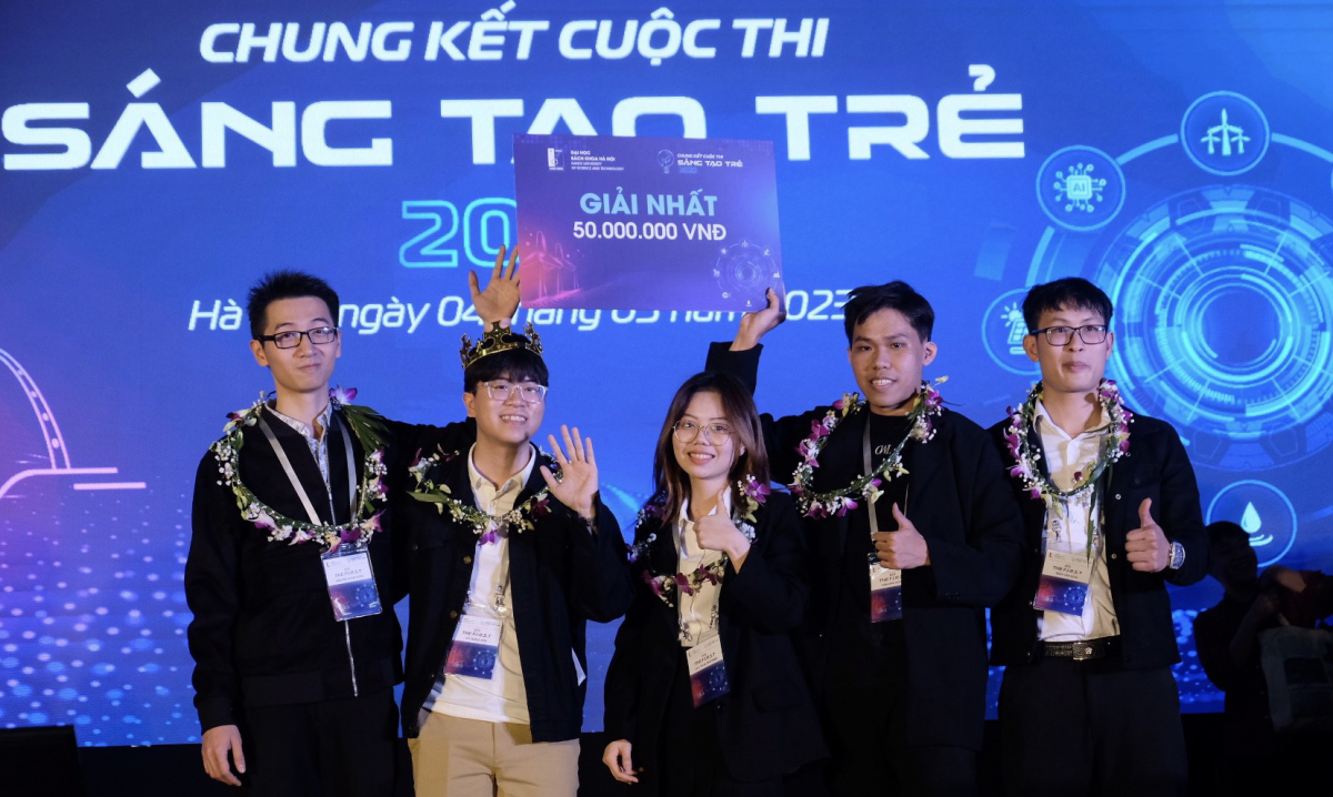 Dự án "Tàu USV tự hành thông minh" của đội thi The F.I.R.S.T giành giải Nhất
Sáng tạo trẻ 2022