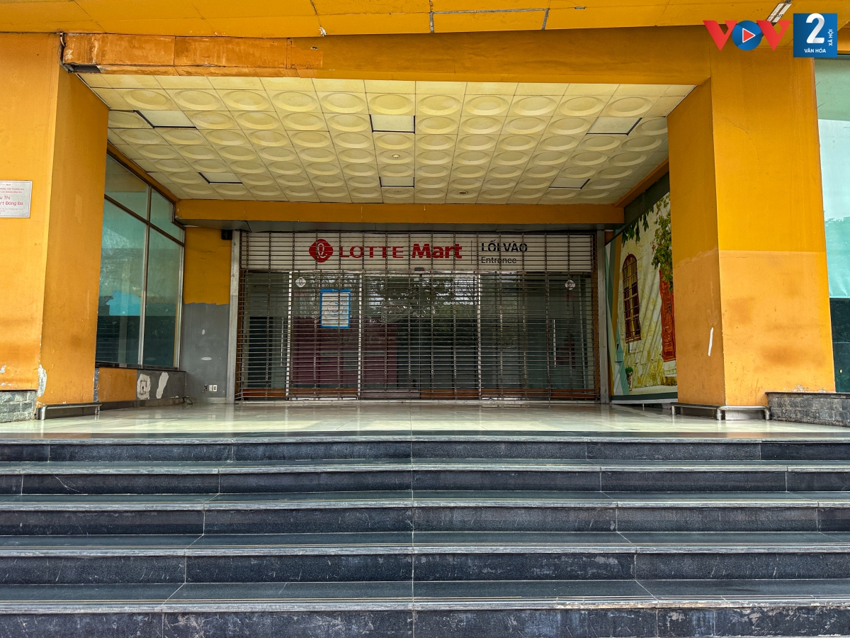 Tổ hợp này có tổng diện tích 29.000m2 bao gồm một tòa tháp văn phòng 25 tầng, hai tòa tháp căn hộ cao cấp 27 tầng được kết nối bởi khối đế 5 tầng là khu mua sắm thương mại tiện ích; hai tầng hầm với diện tích 20.000m2 có thể chứa được 600 ô tô và hàng nghìn xe máy.