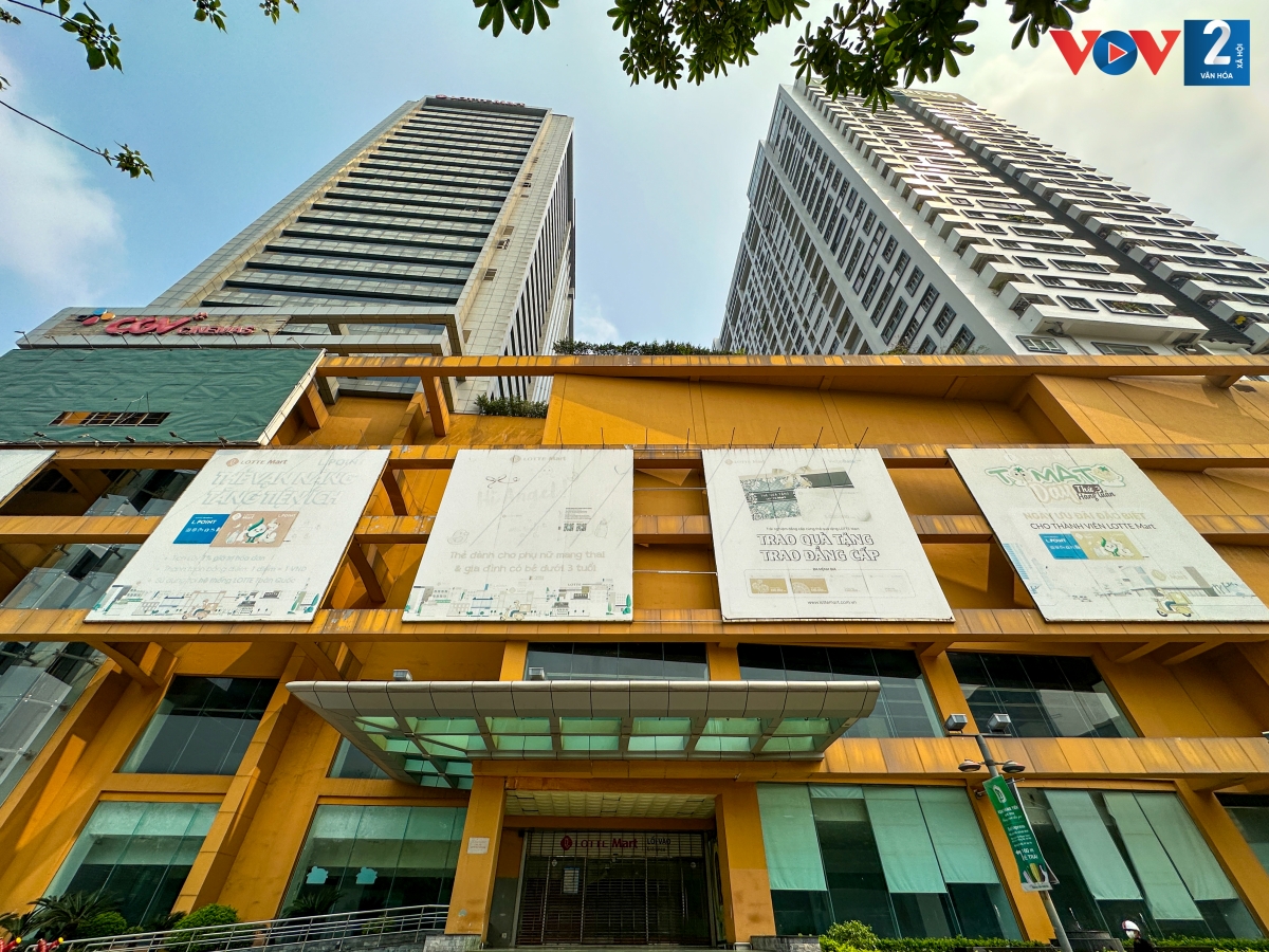 Tòa tháp Mipec Tower (quận Đống Đa) từng được kỳ vọng trở thành trọng điểm mới của Thủ đô bởi có mặt tiền hướng ra phía đường Tây Sơn - trục đường chính nối khu vực Hà Đông và trung tâm thành phố.