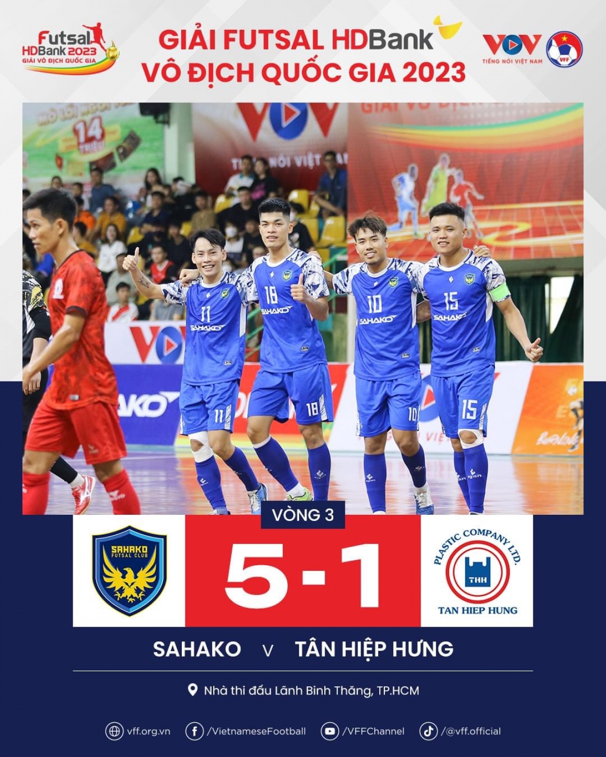 Sahako (xanh) thể hiện sức mạnh vượt trội trước Tân Hiệp Hưng.