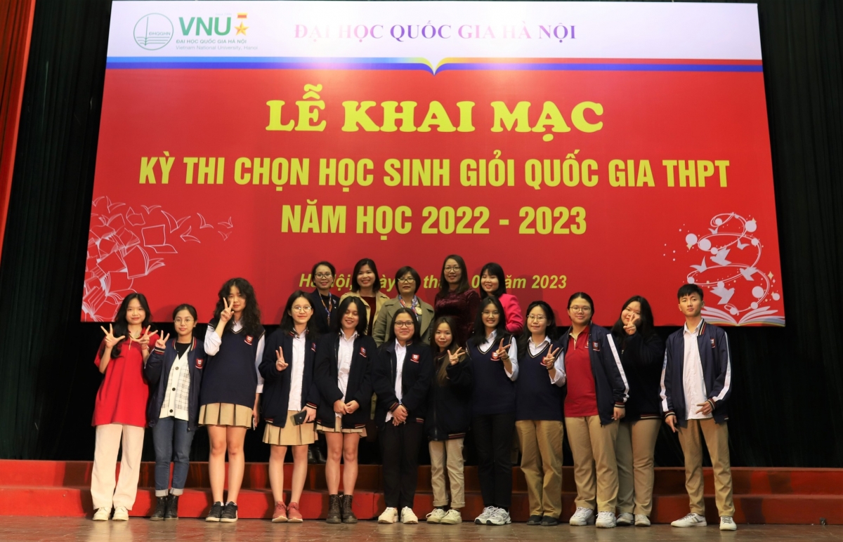 Học sinh Trường THPT Khoa học Giáo dục, ĐHQGHN