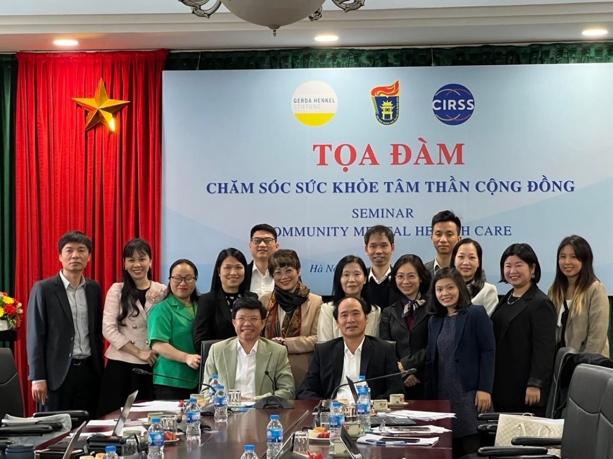 Các đại biểu tham dự tọa đàm